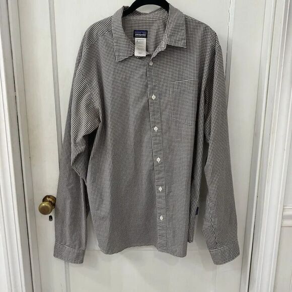 Patagonia Black and White Checkered Casual Button Down Shirt - Picture 1 of 9